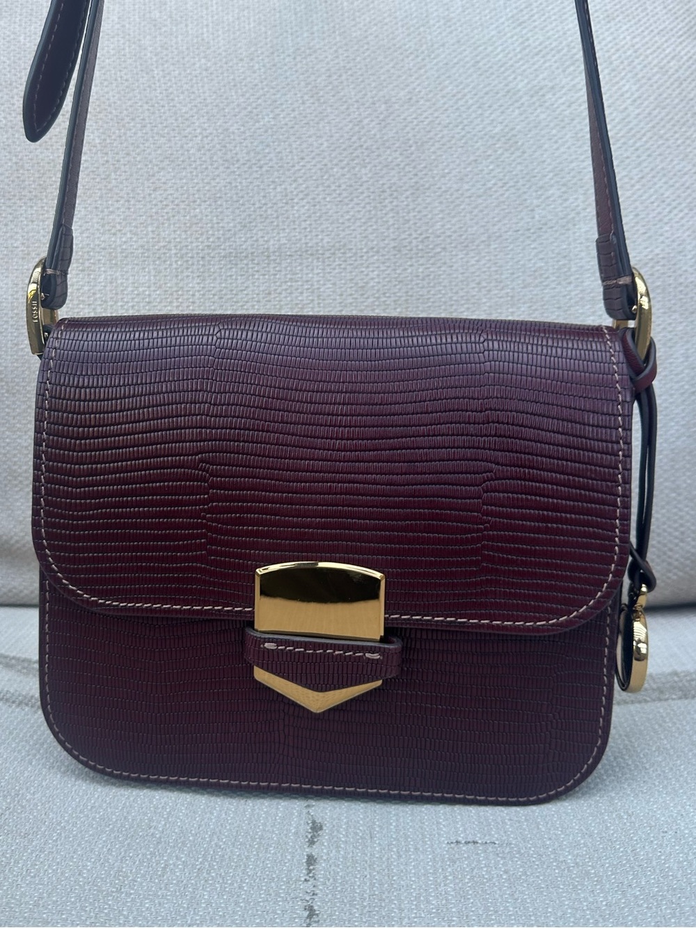 FOSSIL Leather Women's Textured Flap Shoulder Crossbody Bag in Deep Burgundy